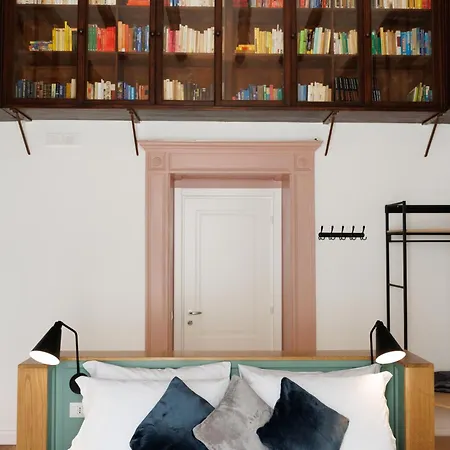 The Other Duomo House By House In 4* Neapel